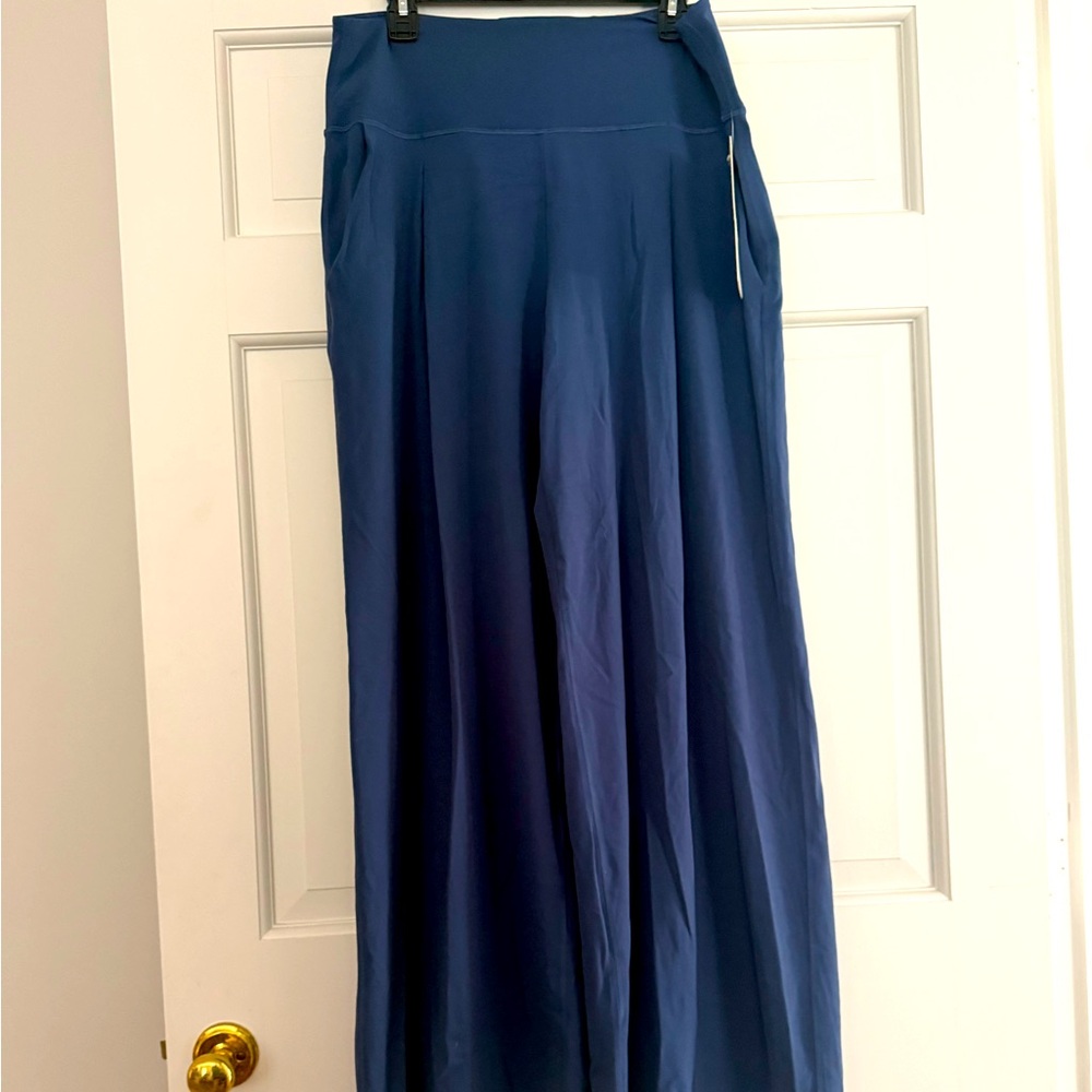 Lululemon pants size 12